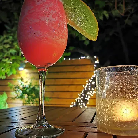アパートホテル The Mathraki (adults Only) 2*